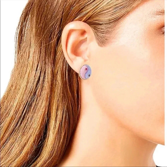NIB BETSEY JOHNSON YIN YANG EARRINGS - Picture 2 of 4